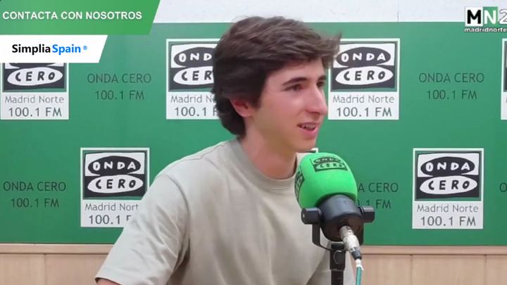 Entrevista en el estudio de radio